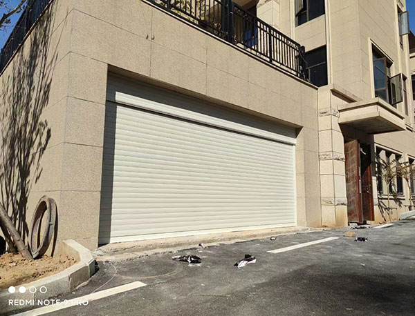 別墅車庫(kù)門